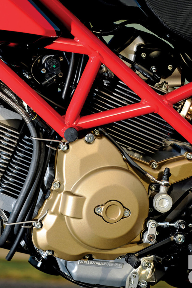 Надежный мотоцикл Ducati Hypermotard SP