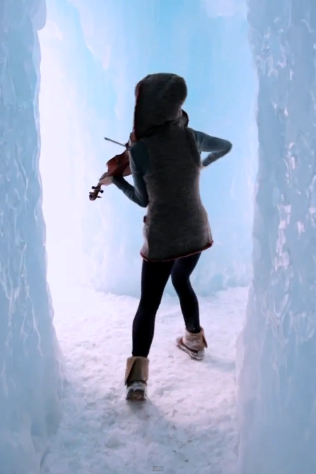 Скрипачка во льду