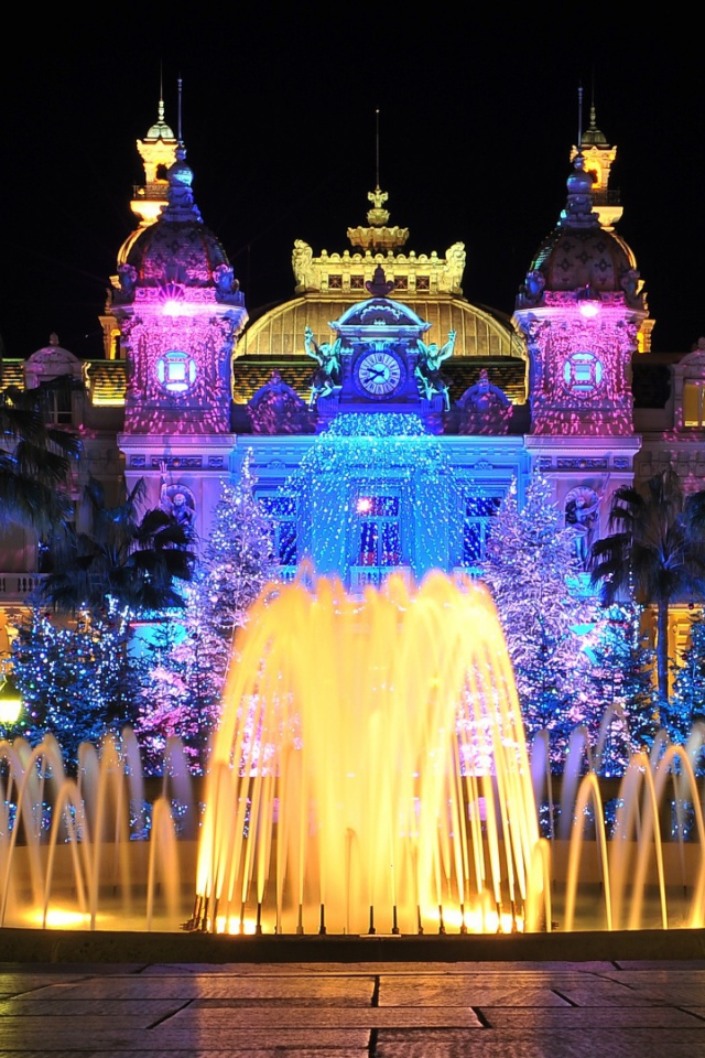Сияющий фонтан в Монте-Карло, Франция
