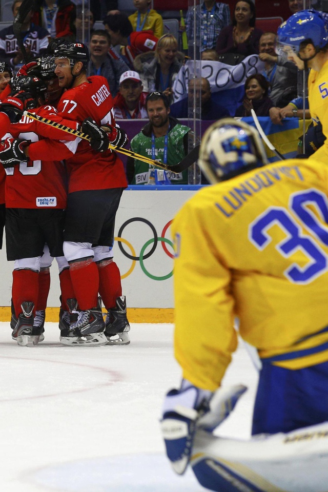Шведские хоккеисты обладатели серебряной медали в Сочи