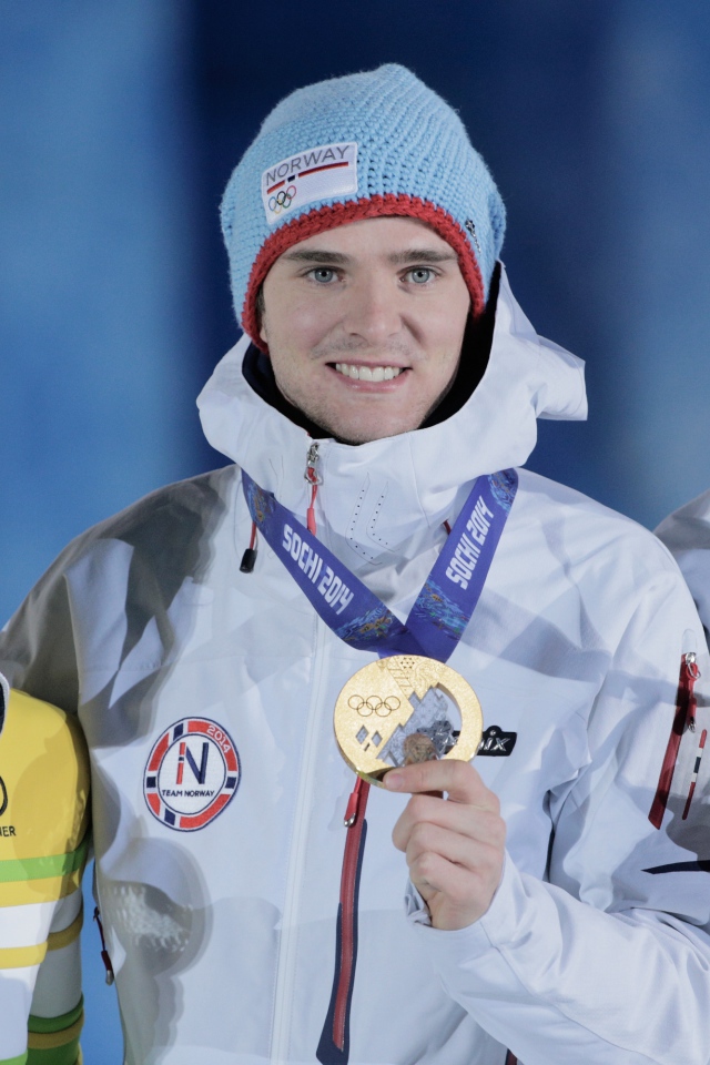 Обладатель серебряной и бронзовой медали немецкий лыжник Фабиан Риссле на олимпиаде в Сочи