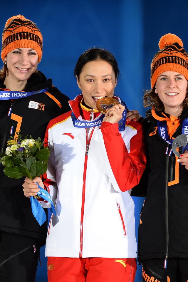 Обладательница двух бронзовых медалей голландская конькобежка Маргот Бур на олимпиаде в Сочи