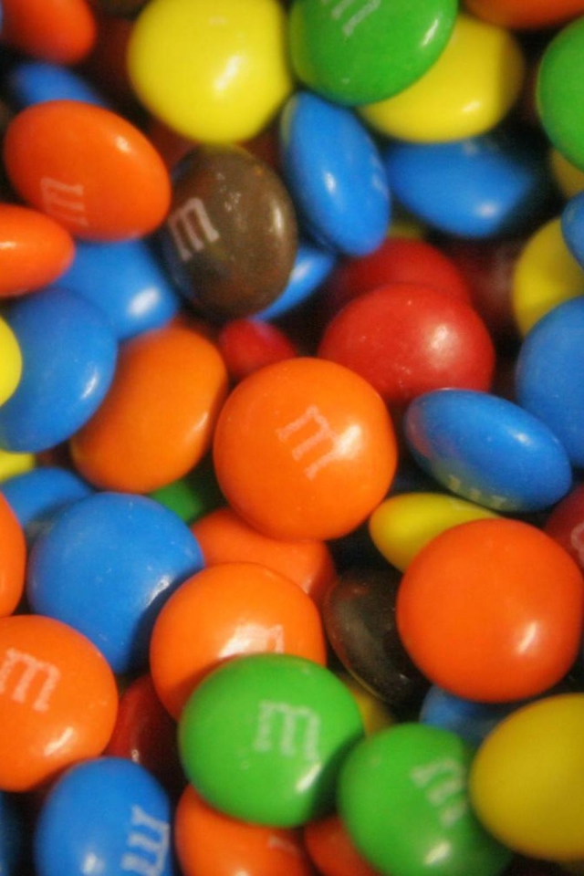 Яркие конфетки M&M's