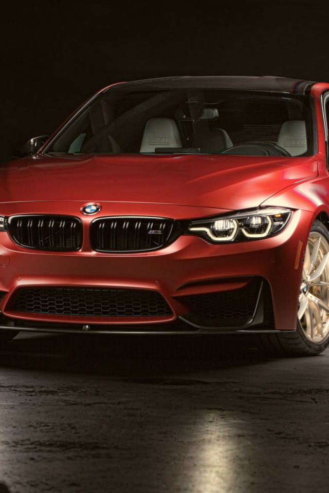 Красный стильный автомобиль BMW M3, 2018