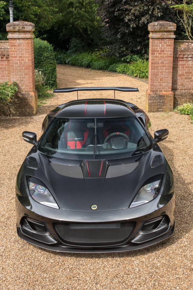 Черный автомобиль Lotus Evora GT430 вид спереди
