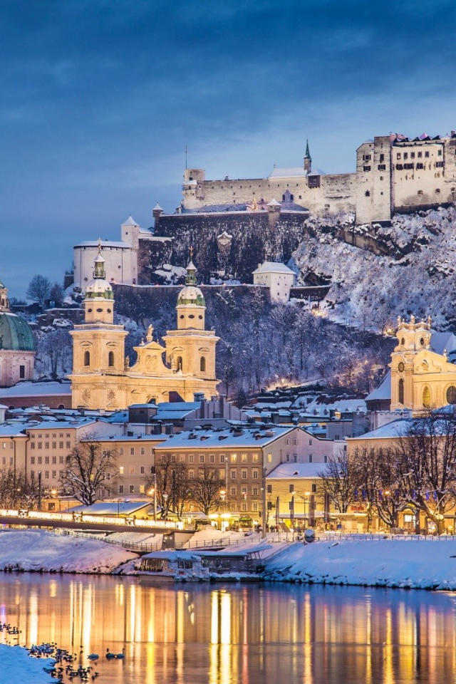 Вечерний зимний Зальцбург, Австрия 