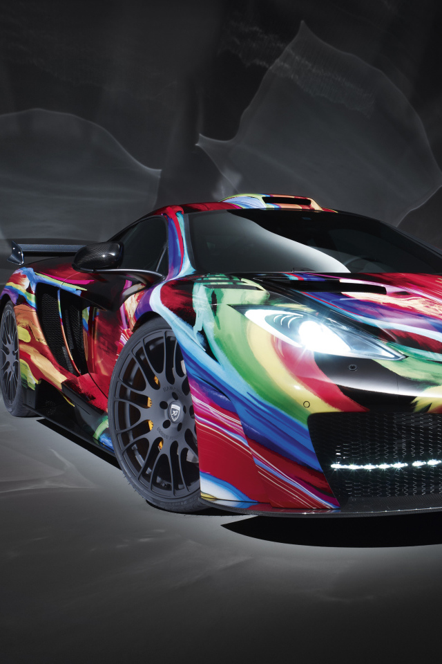 Спортивный автомобиль Hamann MemoR с разноцветной графикой