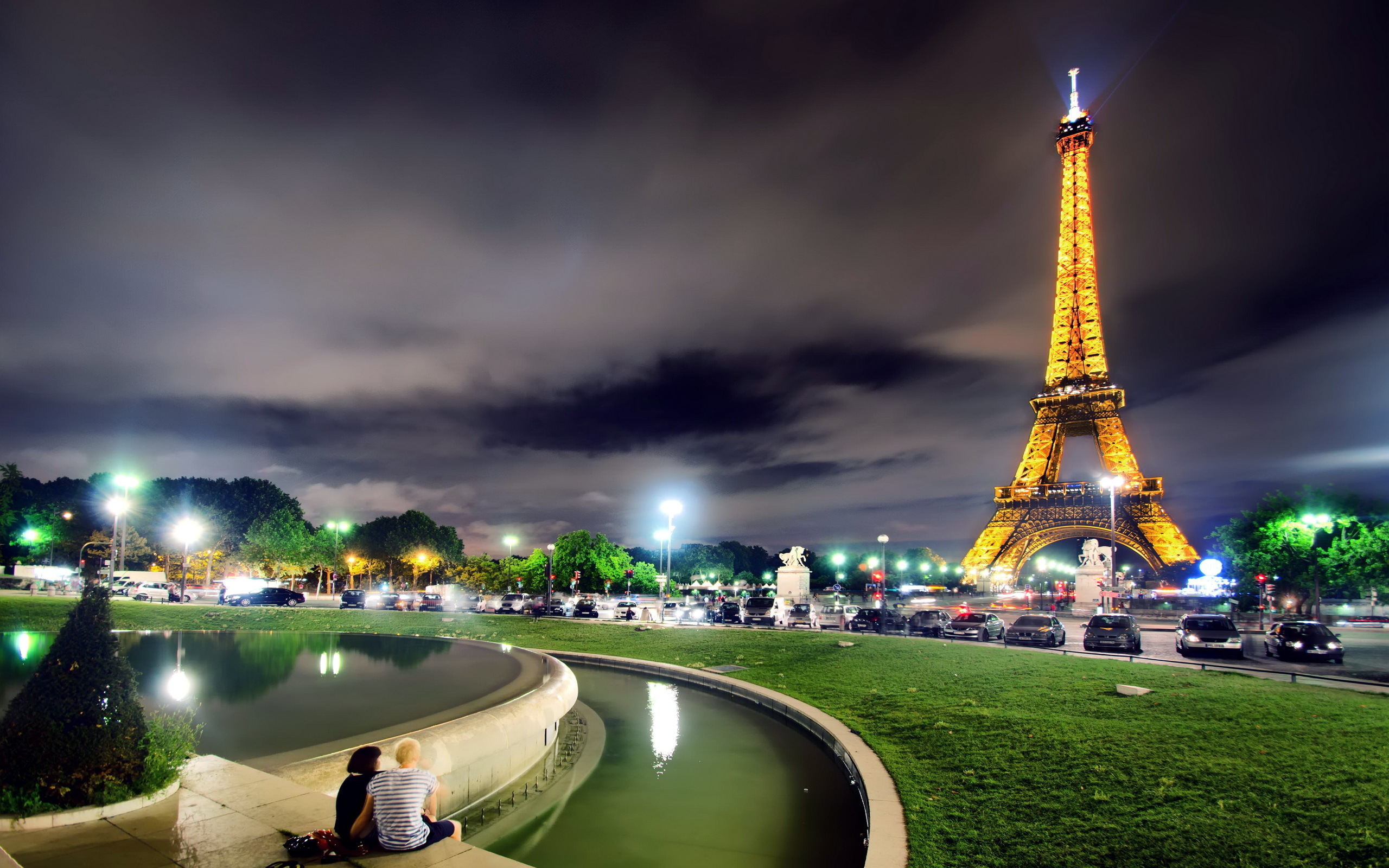 Cute Couple In Night Paris Wallpapers And Images