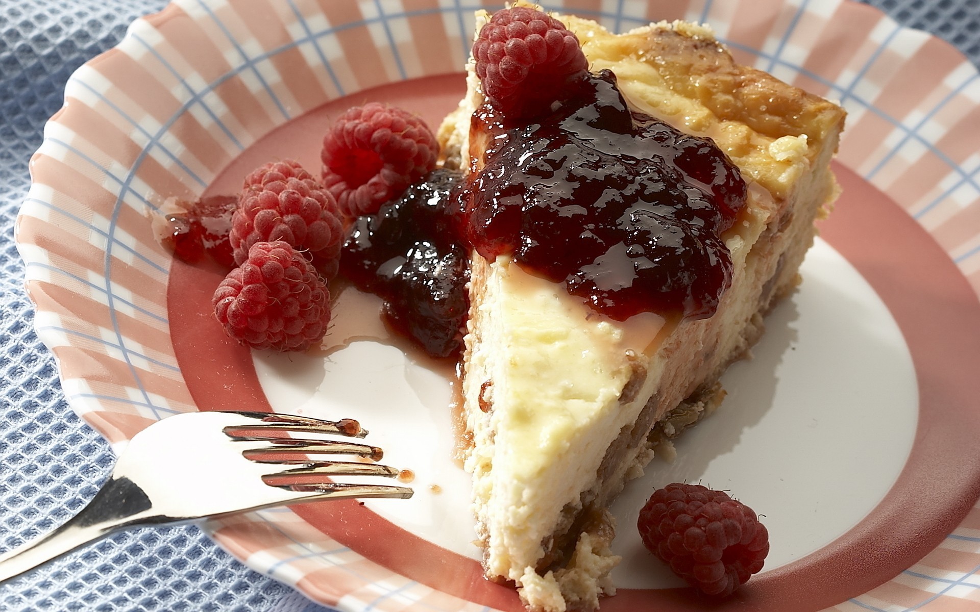 Pie with raspberry jam wallpapers and images wallpapers, pictures, photos