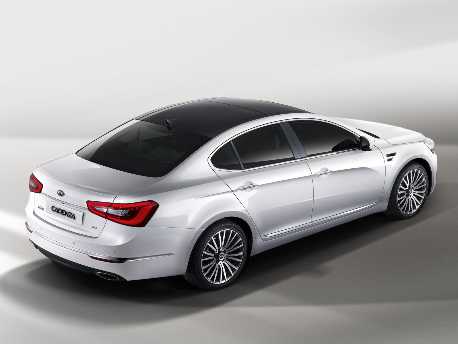 Car brand Kia Cadenza model 2014 wallpapers and images wallpapers