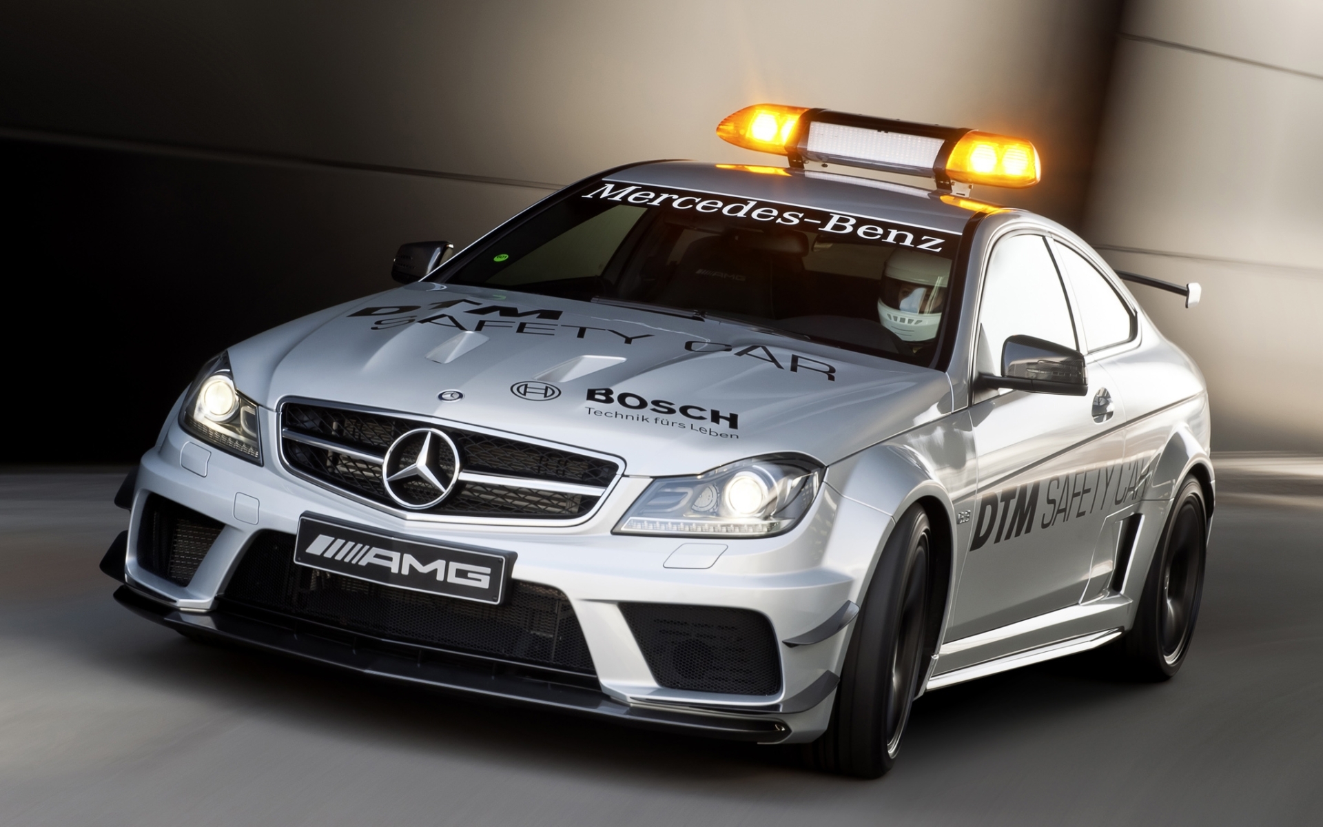Mercedes with flashing lights on the roof wallpapers and images