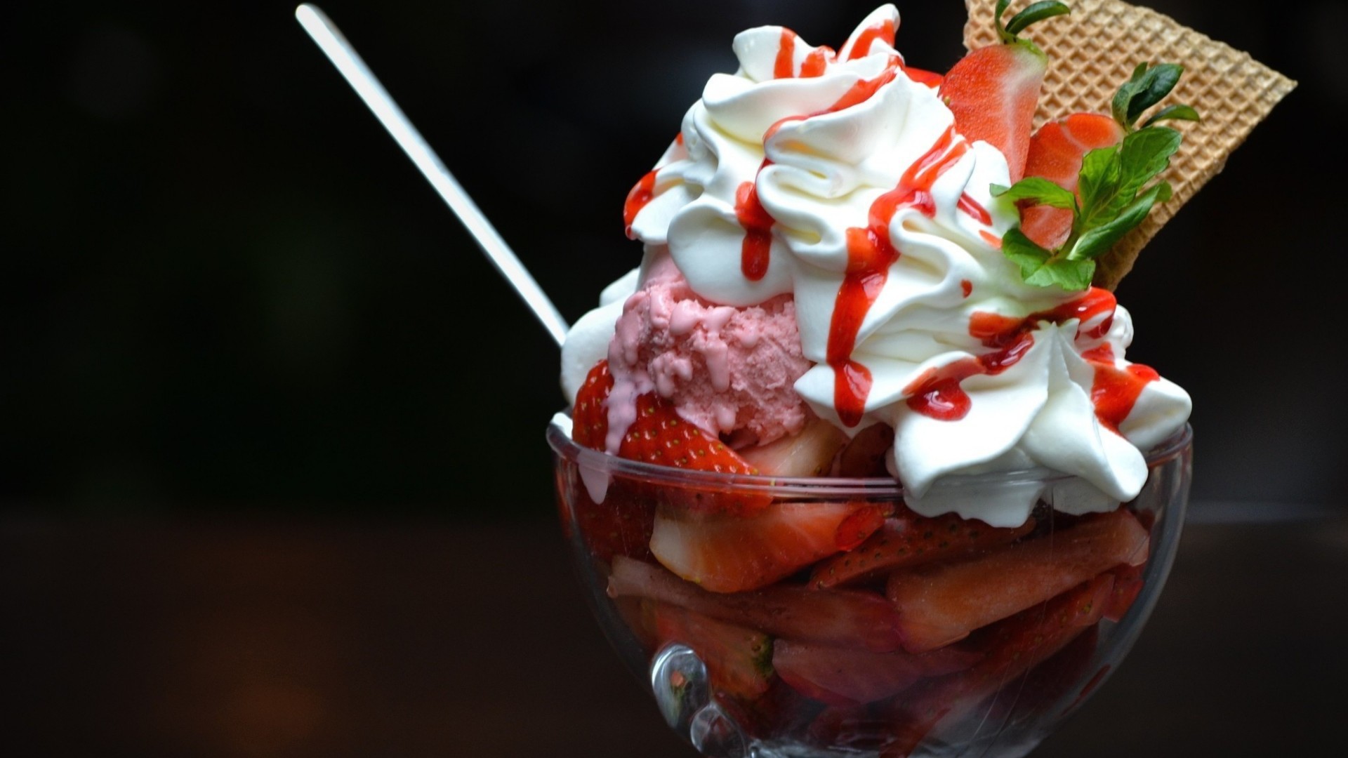 Ice cream with strawberries wallpapers and images ...