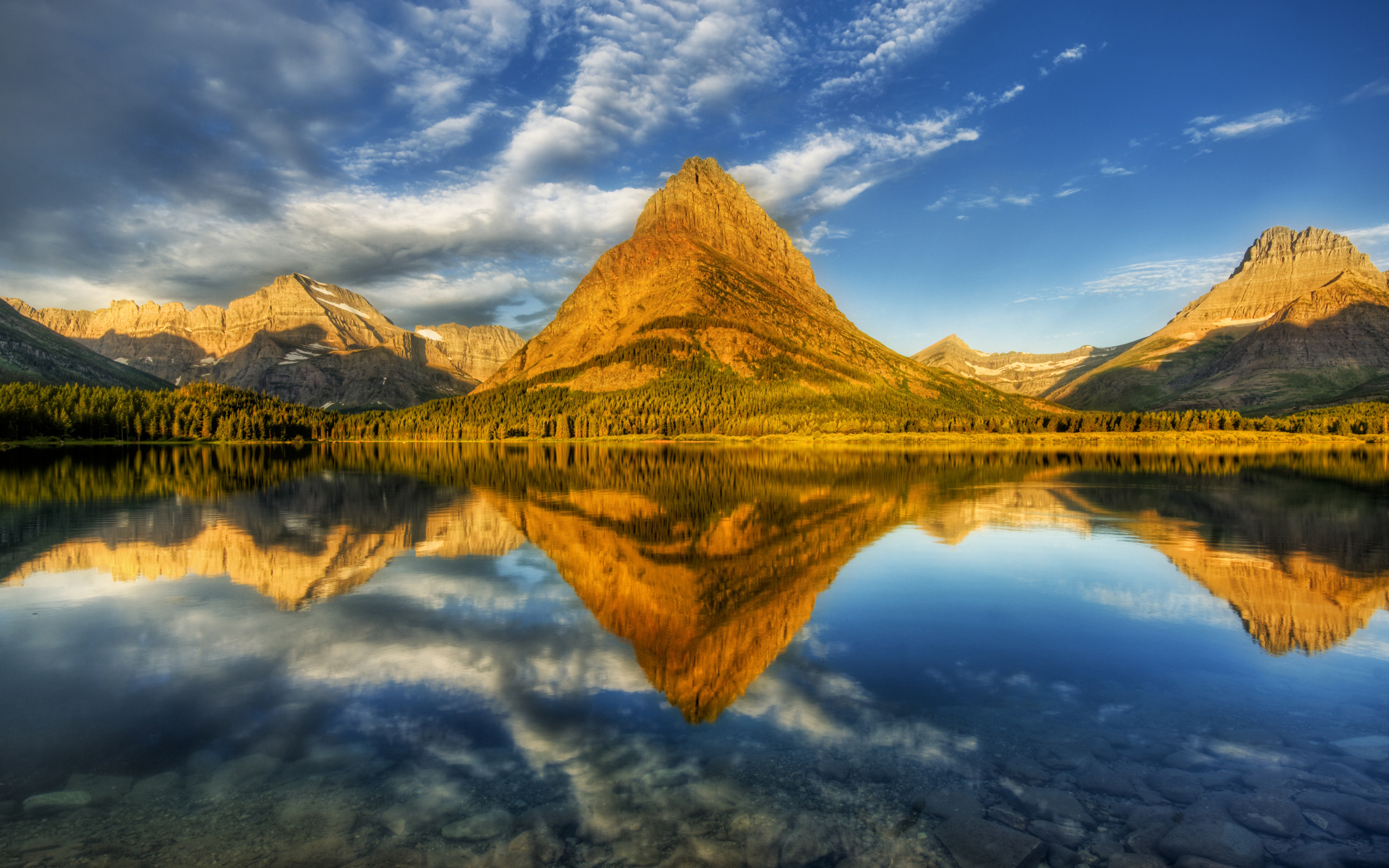Nature___Mountains_Mountains_illuminated_by_the_sun_and_the_lake_071558_.jpg