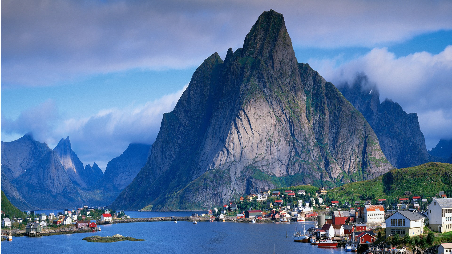10 Reasons Why You Need To Visit The Lofoten Islands In Norway - Hand