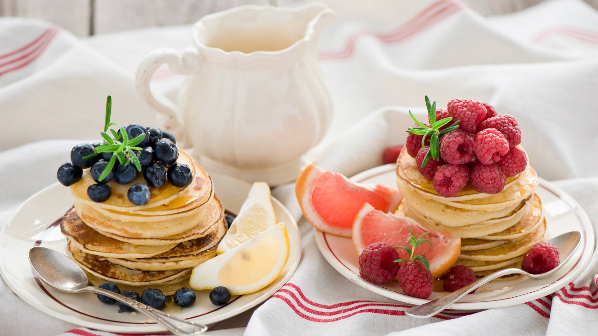 Delicious pancakes with raspberries and blueberries wallpapers and