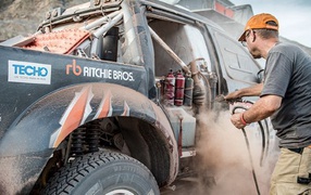 Очистка от пыли и песка на дакар 2015