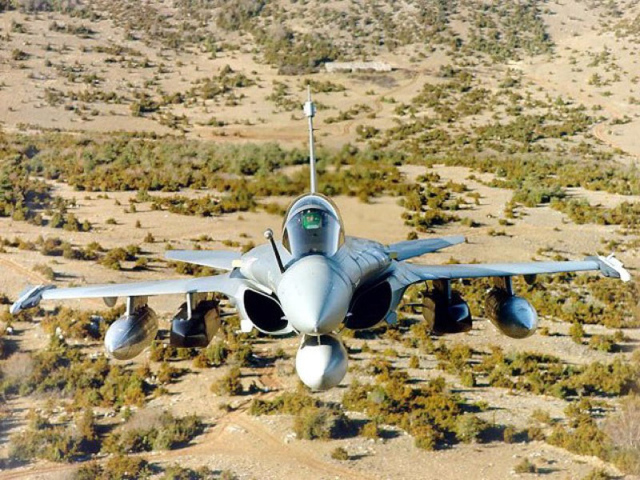 Самолет над пустыней