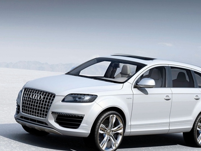 Audi Q7 белая
