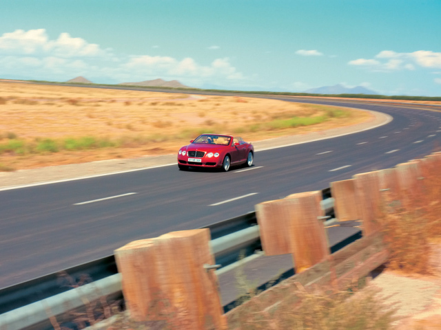 Автомобиль марки Bentley Continental