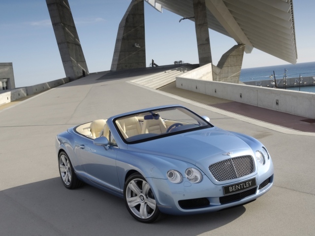 Кабриолет Bentley Continental