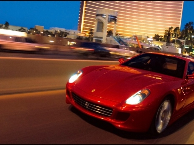Ferrari 599 GTB в городе