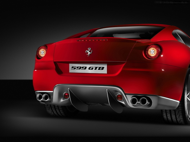 Задний вид Ferrari GTB 599