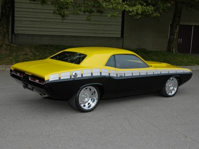 Черно желтый Ford  Challenger