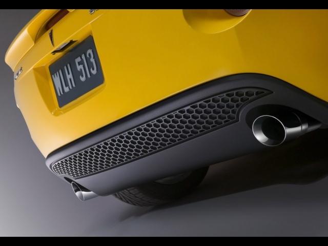 Pontiac Solstic вид снизу