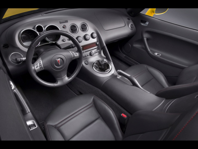 Салон машины Pontiac Solstic
