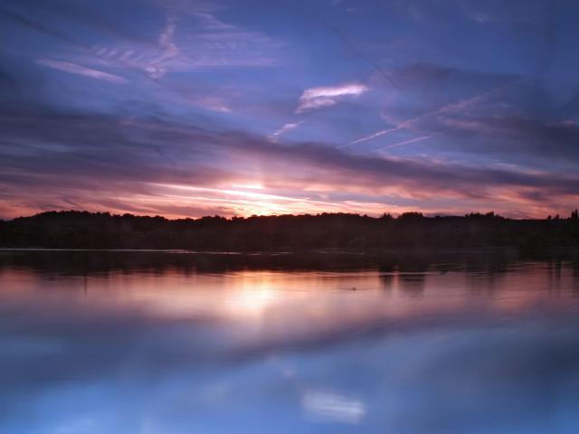 Озеро Still lake в сумраке