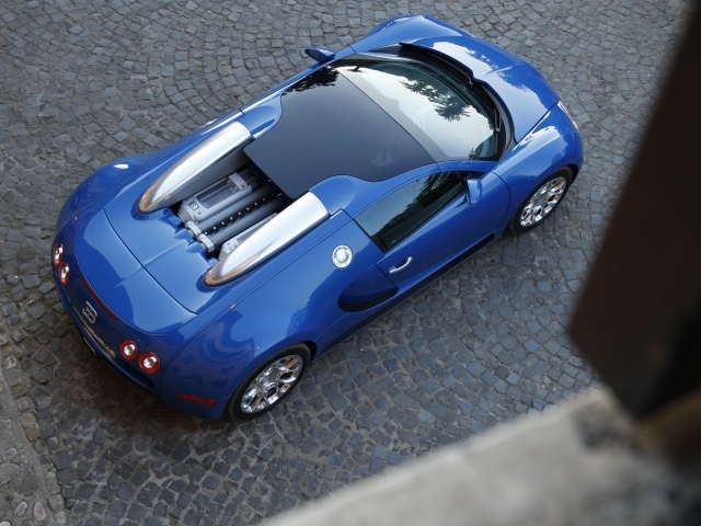 Спортивный синий Bugatti