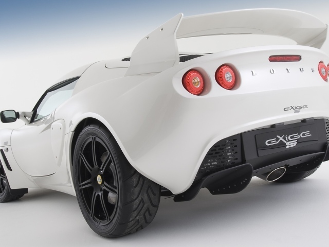 Спортивный автомобиль Lotus Exige S