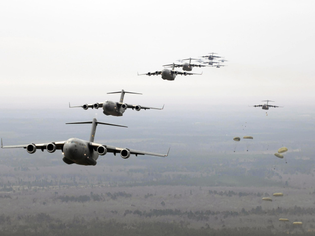 Военная авиация / Выброс десантников