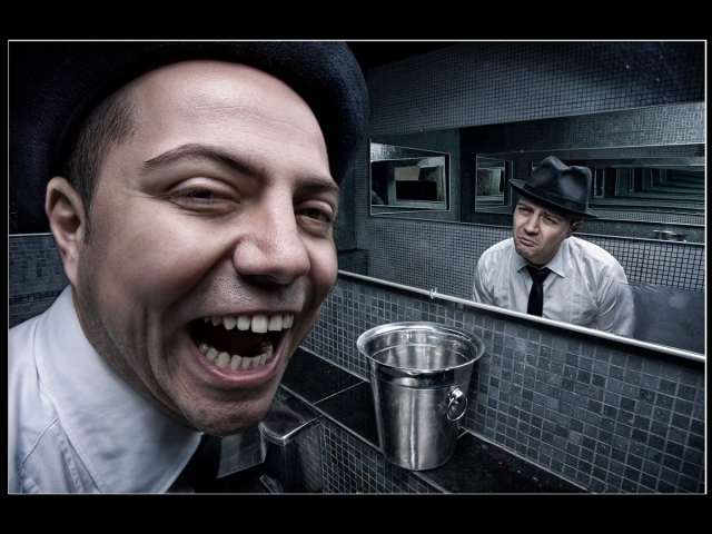 Тряпки жжем, смеёмся