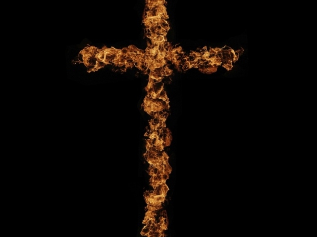 Пылающий огненный крест