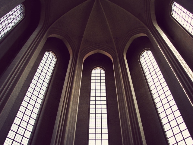 Высокие окна