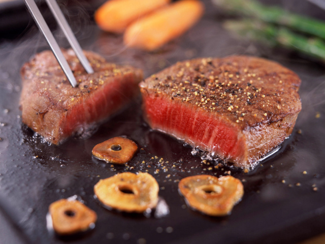 Полусырое мясо