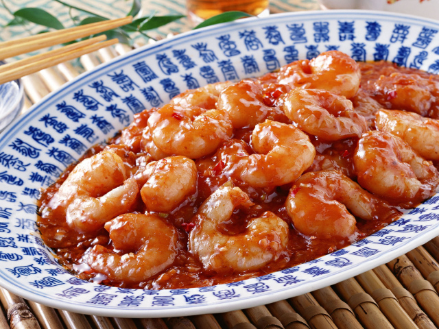 Креветки в томате