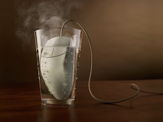 Мышка в стакане