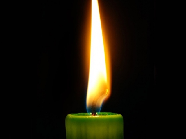 Яркая свеча
