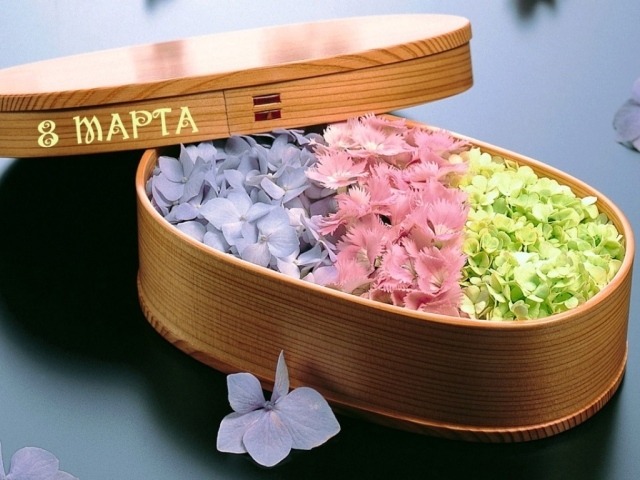 Коробочка с цветами