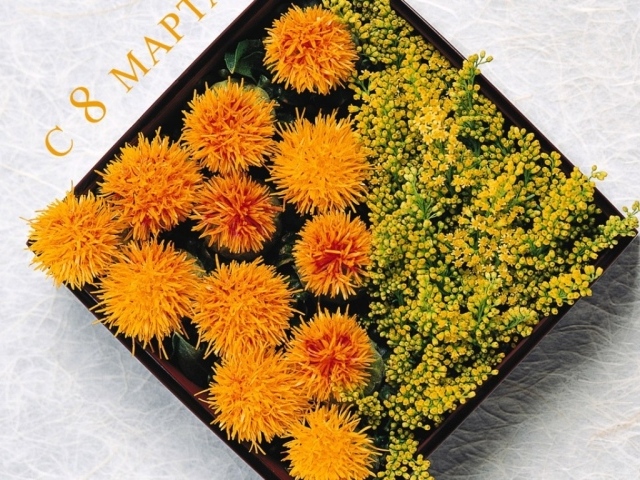 С праздником дорогие женщины!