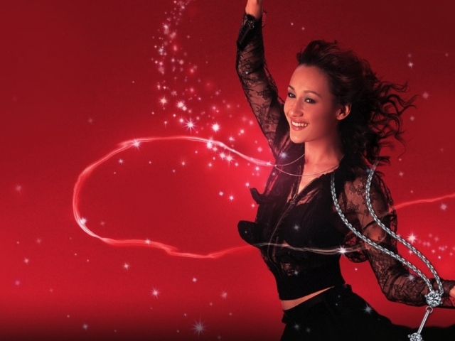 Счастливая девушка на 8 марта