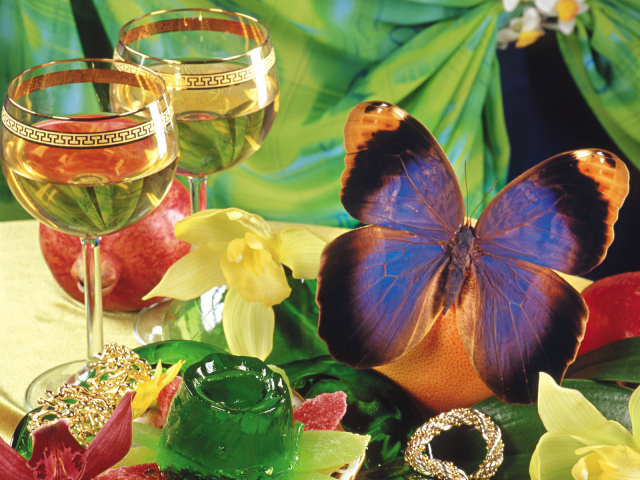 Отметить праздник 8 марта