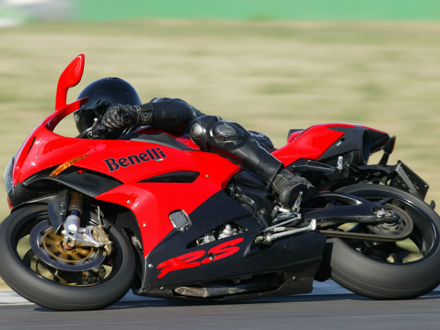 Огромная скорость байка