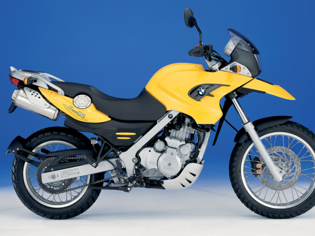 Мотоцикл BMW желтый