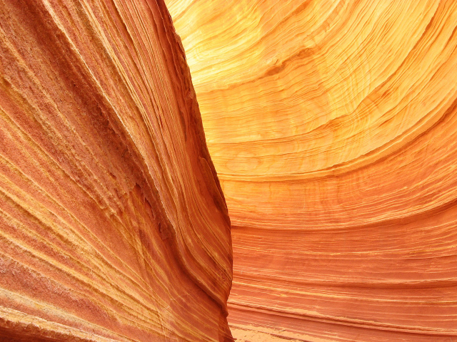 Красная горная порода