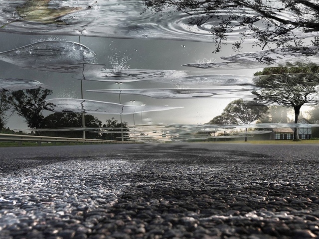 Дождь и отражение в лужах