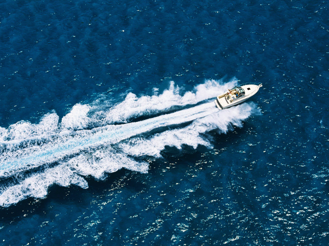 Быстроходный катер