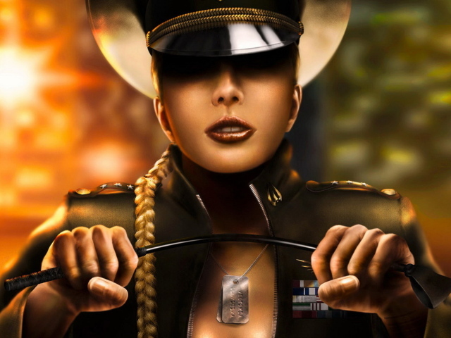 Женщина полковник